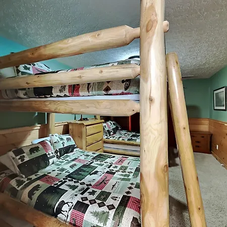 Above The Clouds, 4 Bedrooms, Pool Access, Private, Gaming, Sleeps 16-2