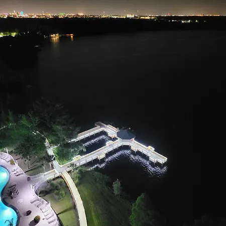 Sunshine Oasis - Orlando Lakefront Luxury-2