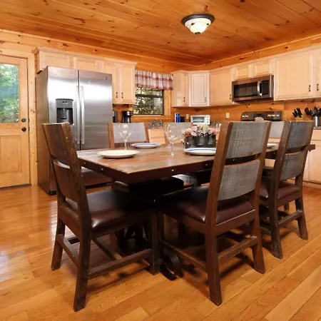 Little Bear Cabin-2