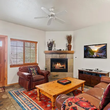 Bear Hollow 3203 | Private Patio | Near Outlets | 2 Hot Tubs | Pool-2