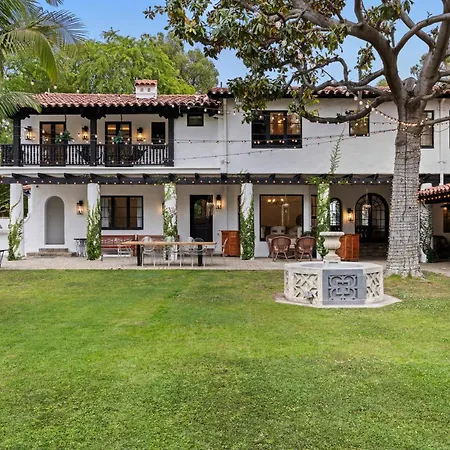 Contemporary Spanish Estate In Beverly Hills-2