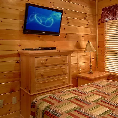 A Mountain View Theater Lodge Holiday Home-2