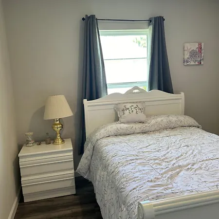 Beautiful Palmwood Drive Bungalow-3