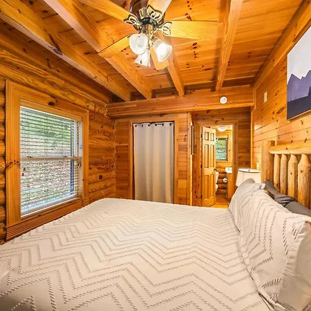 Alpenhaus Cozy Log Cabin - 2 Bedrooms, Hot Tub, Amazing Location!-3