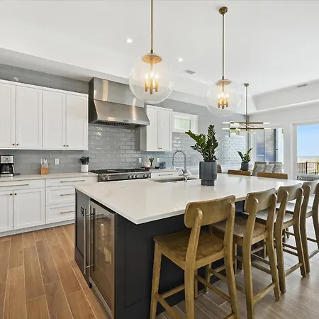 3 Singleton Beach - Oceanfront Estate, Private Pool, Elevator, Free Activities Included-3