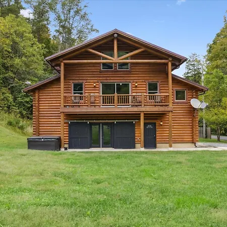 Black Bear Lodge - Game, Movie, Firepit-2
