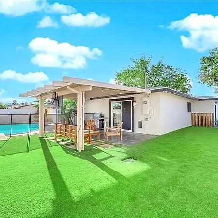 Getaway Villa W Pool In Vegas 10 Mins To Strip-3