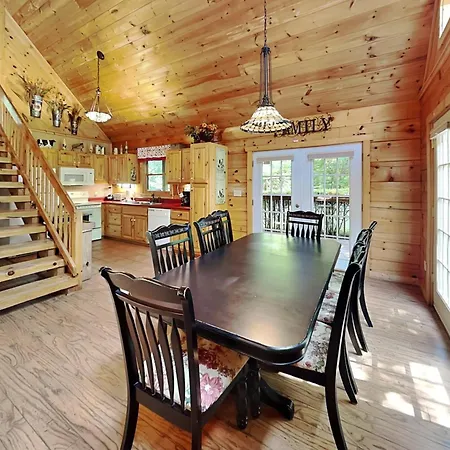 Lazy Cub Lodge-2