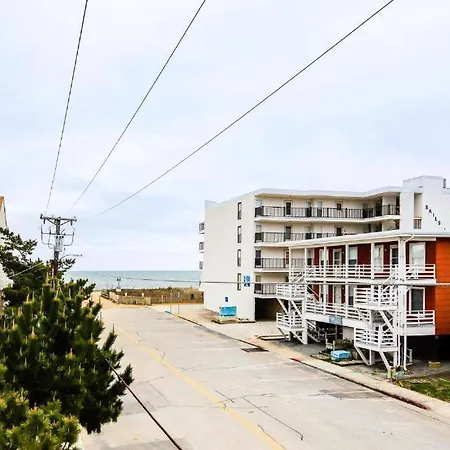 The Orange Crush - 5Br Beachfront Family Retreat-3
