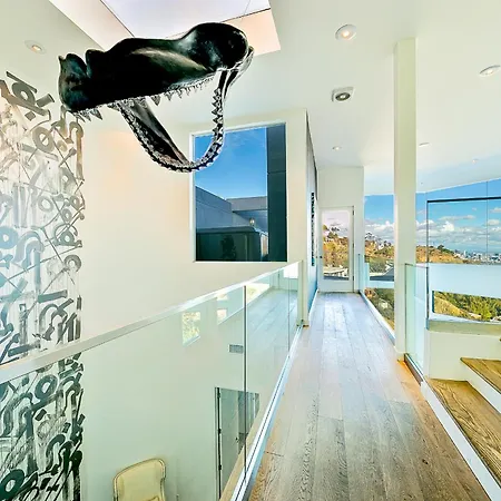 Hollywood Hills Modern Sanctuary-Jaw Dropping View-3