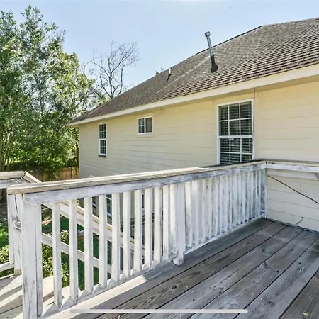 Breezy Knolls-3