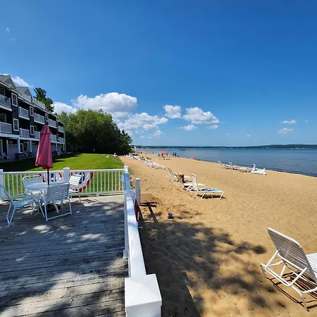 North Shore Inn Tc 306-3