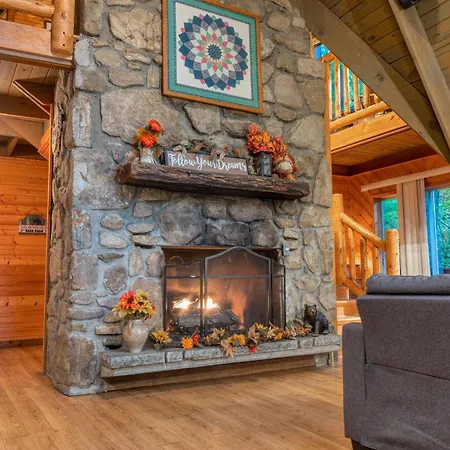 Smoky Bear Hideaway-3