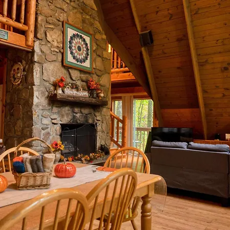 Smoky Bear Hideaway-2