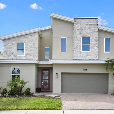 Spacious Retreat With Pool, Spa & Themed Rooms-3