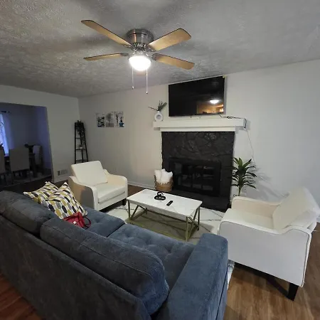 Charming 3 Bedrooms In The Heart Of Alpharetta-3