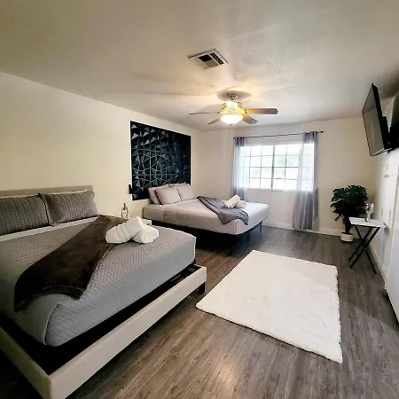 Treasure Bay-3Br Pool & Hot Tub Oasis Near T Strip-3