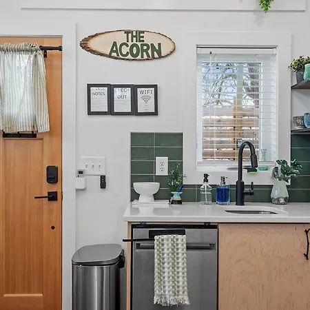 The Acorn - Tiny House In Historic Oakwood-3
