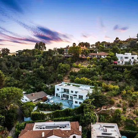 Travis Modern Mansion-2