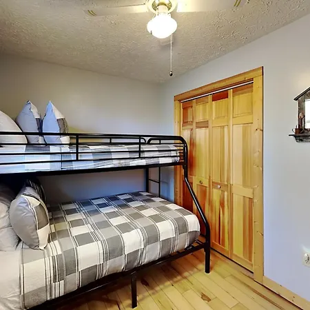 Honey Bear Hideaway-2