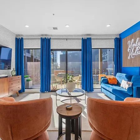 Honky Tonk Hideaway Walk To Broadway W Gym, Pool, Parking-2