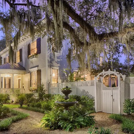 Estill Manor- Luxurious Savannah Estate With Pool & Garden - Sleeps 12-2