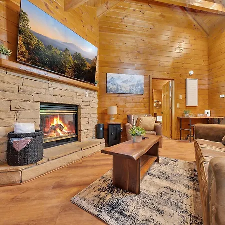 Er76 - Bear Tracks - Great Location! Close To All The Action! Cabin-3