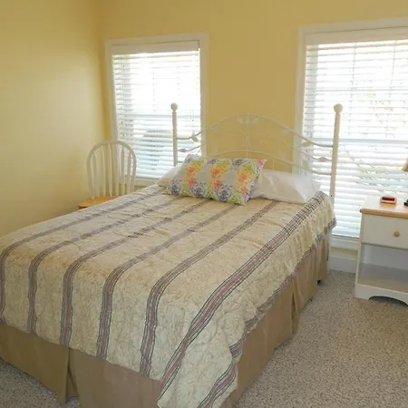 Delaware Avenue 16B-3