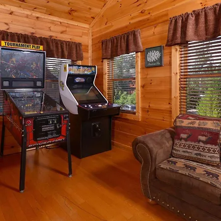 Theater! Pool Table! & Hot Tub! - Bearskin Lodge-3