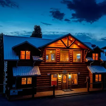 Frequent Wildlife Sightings + Easy Drive To The Smoky Mountain National Park! -Big Bear Views Lodge-3