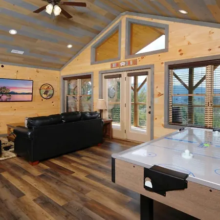 Bigger Bear Views Lodge-3