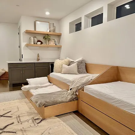 Archer House | Hot Tub Rooftop | Downtown Luxury!-3