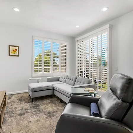 Modern & Uncluttered-2