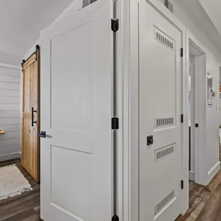 Summit 803 - Luxury Beach Resort Condo 1-6 People-3