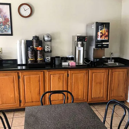Econo Lodge Oklahoma City Northeast-3
