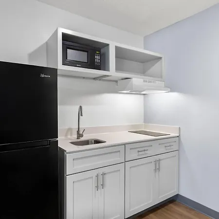 Birch Hill Suites - Lakeland-3