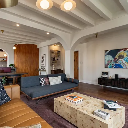 Ocean-View 1Br Condo In Historic Cooper Arms-3