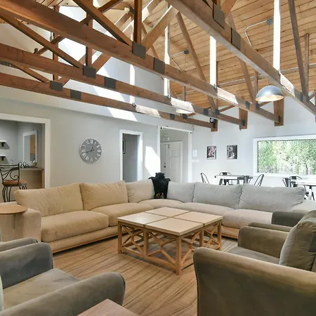 Ski Racquet Club Condo: Fantastic Views, Beautifully Remodeled-2