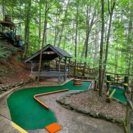 Sunset Ridge Cabin - A Romantic Smoky Mountain Escape Or Family Getaway With Privacy - Behind Dollywood, Large Game Room, Jacuzzi Tub, Fire Pit, Large Wrap-Around Deck, And More-3