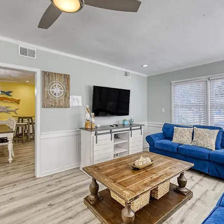 “The Sea Shanty" Classic Beach Cottage - Mins To Cb Boardwalk And Beach Access-3