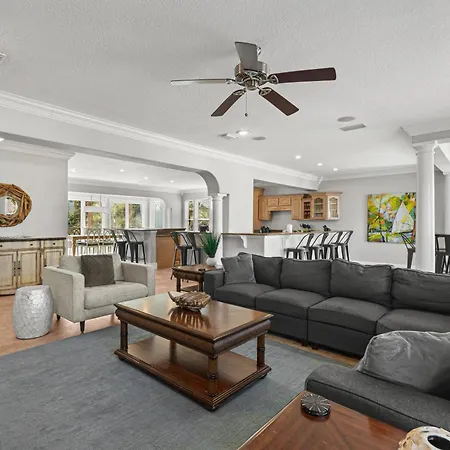 Large Pool - Hot Tub - Elevator - Gated Community-3