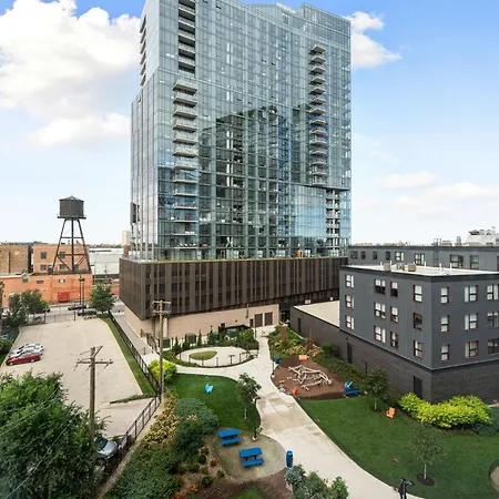 Envitae Hotel 4Br Modern Sleek Apartment-2
