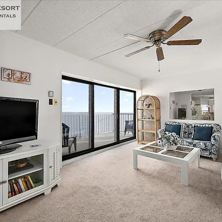 Wonderful 2 Bedroom Sea Terrace Condo With Heated Outdoor Pool!-2