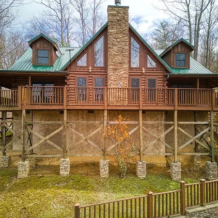 Bear Hug Cabin Gatlinburg Convenient To Everything!-2