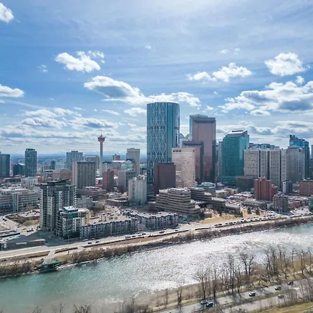 Exquisite 2 Bed Condo Near Dt Core Wfree Parking-2