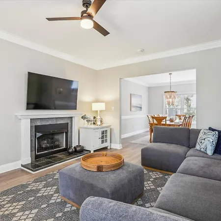 3 Laurel Lane-3