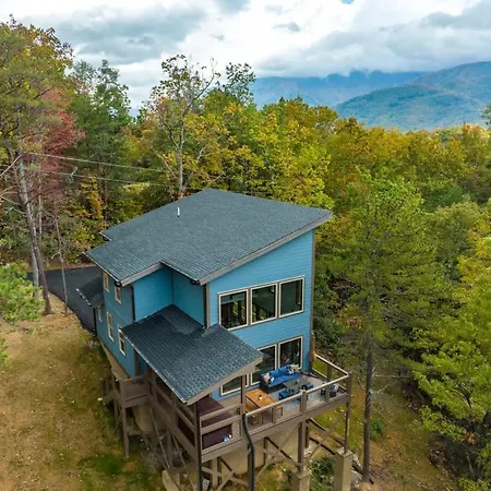 Modern Chalet With Mountain Views In Gatlinburg Tn-3