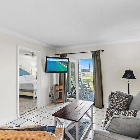 Tradewinds Condominium #2-2