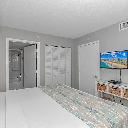 Immaculate! Beautifully Renovated Oceanfront 1 Bedroom Suite - Sleeps 4! - Roxanne Towers Unit 804-3