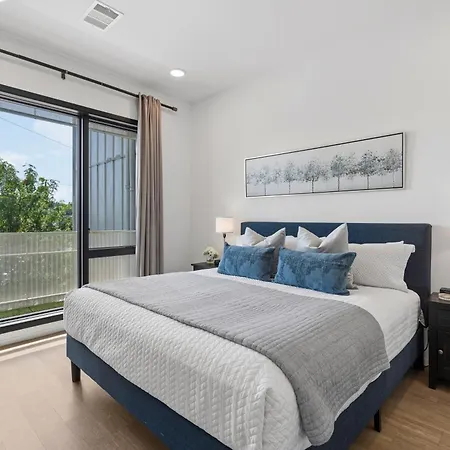 Gulch Condo With Pool Gym Private Patio & Garage-2